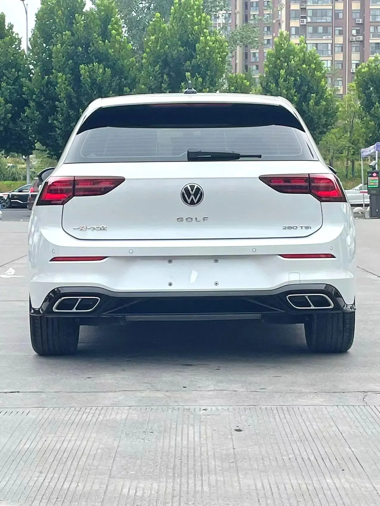 Volkswagen 2023 Golf 8 R-Line 1.4TSI 280TSI Lite Automatic 6