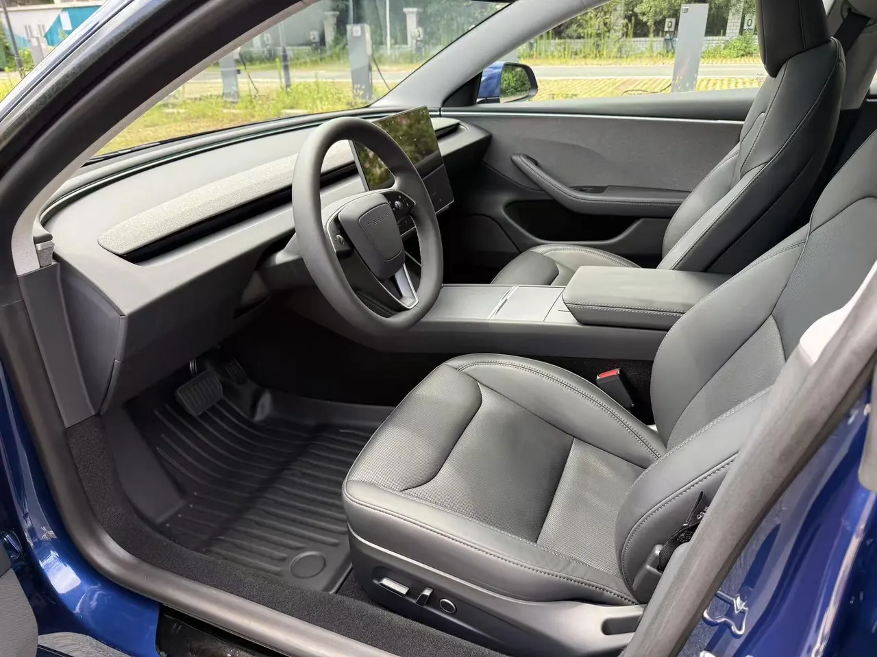 Tesla 2023 Model 3 Rejuvenation Edition Rear Wheel Drive Automatic Transmission 4
