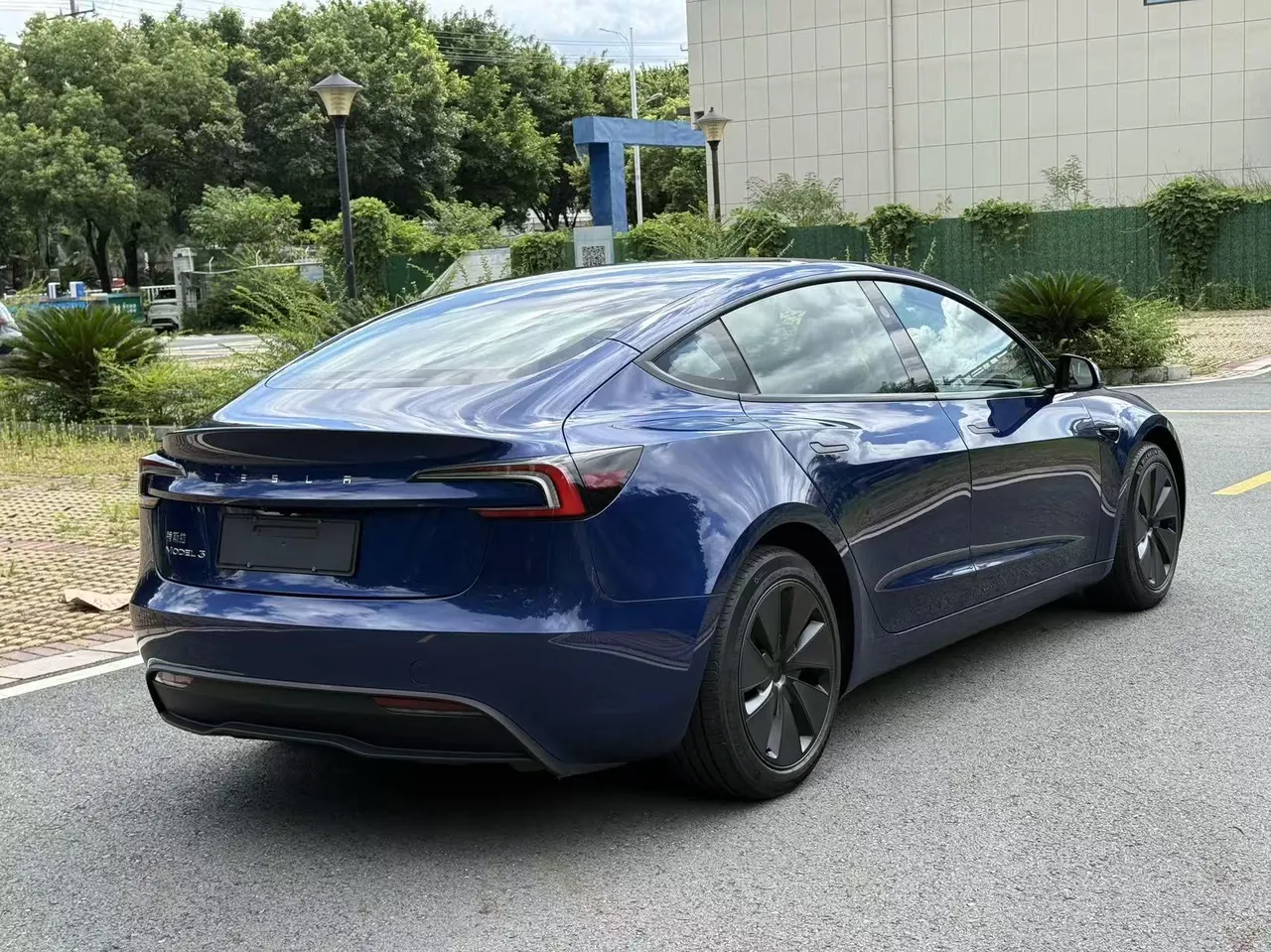 Tesla 2023 Model 3 Rejuvenation Edition Rear Wheel Drive Automatic Transmission 6
