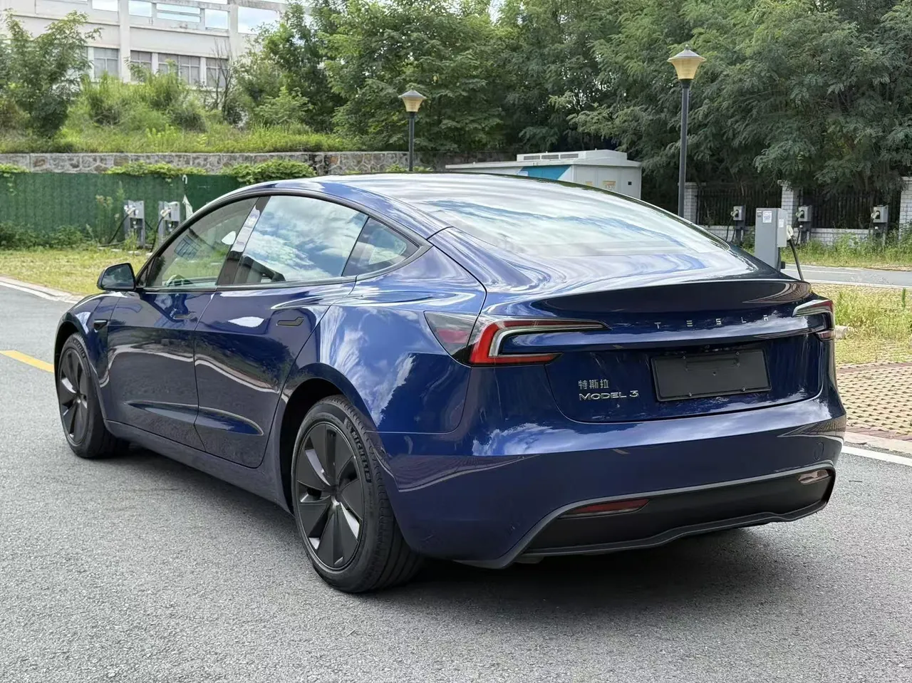 Tesla 2023 Model 3 Rejuvenation Edition Rear Wheel Drive Automatic Transmission 7