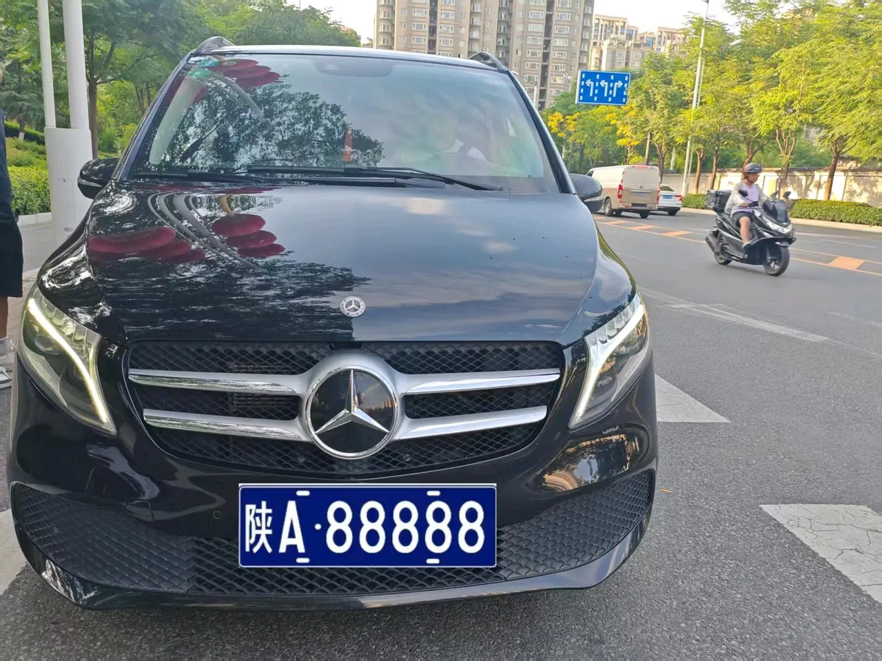 Mercedes Benz V 2020V 260 2.0T Premium Edition Automatic Gear 2