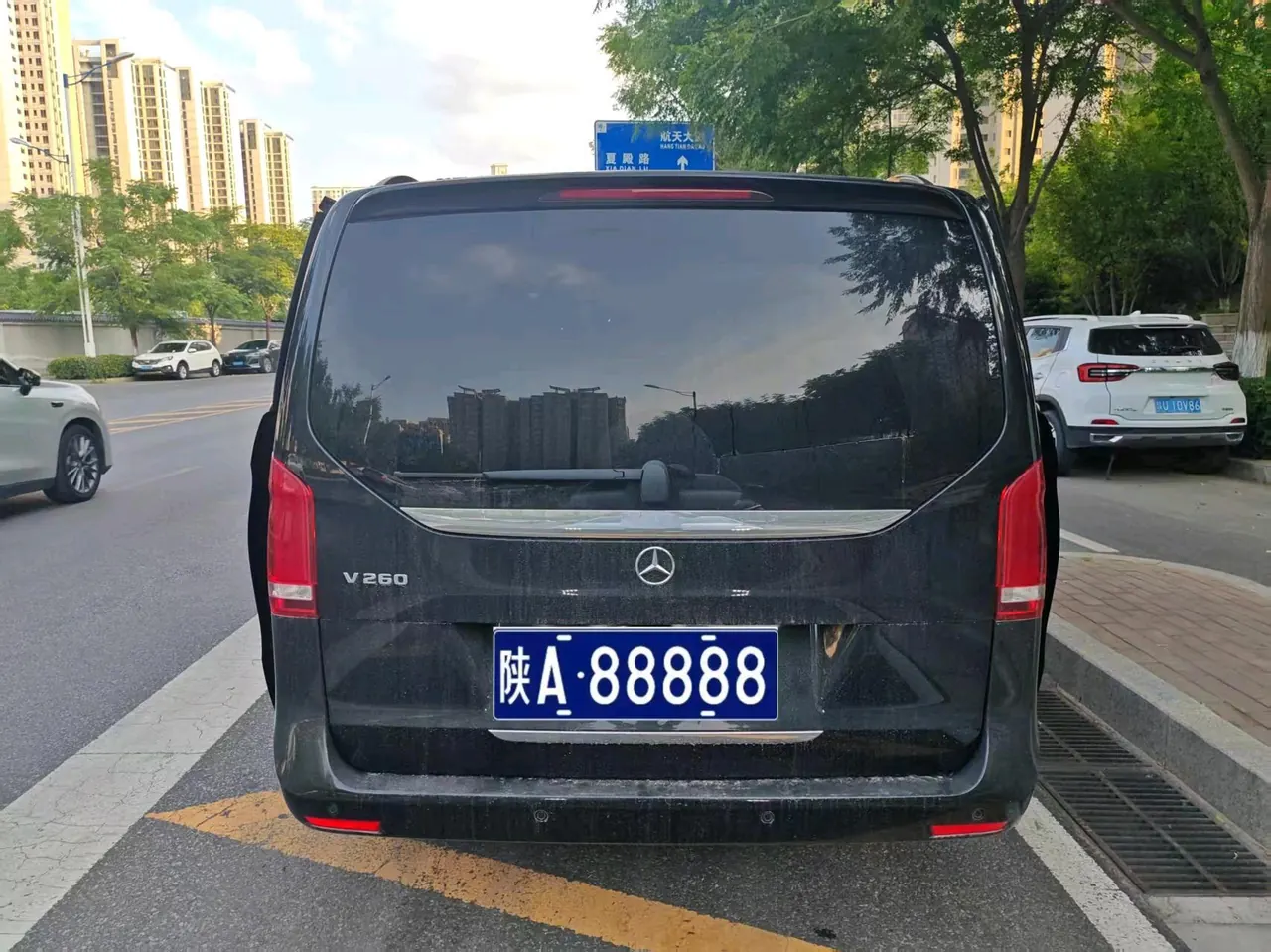 Mercedes Benz V 2020V 260 2.0T Premium Edition Automatic Gear 5