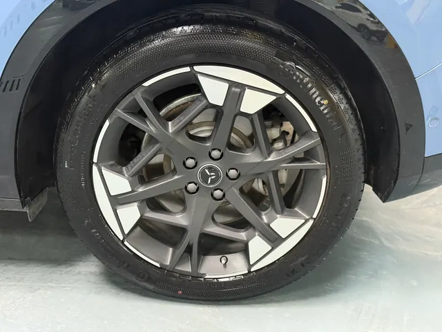 HongQi 2025 Tiangong 06 660 Four-wheel Drive Intelligent Edition Automatic Gear 18