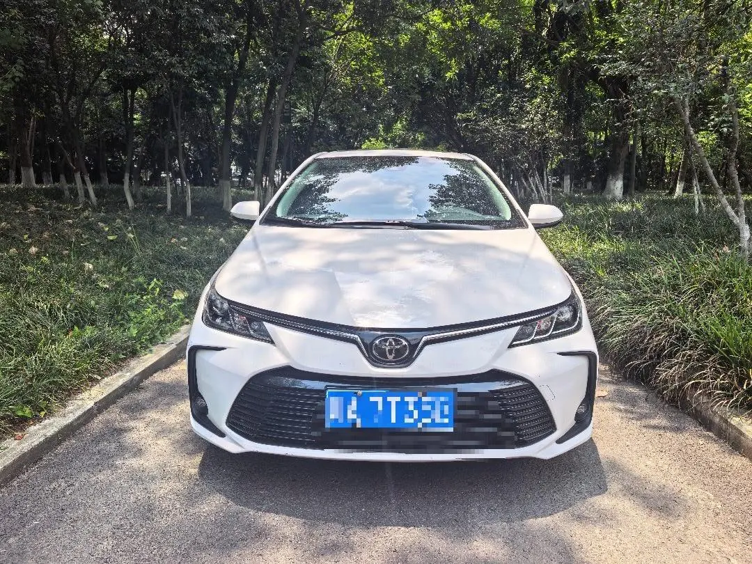 Toyota 2021 corolla 1.2T stepless elite version of automatic gear 2