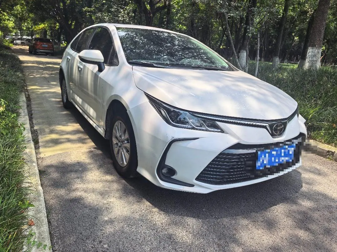 Toyota 2021 corolla 1.2T stepless elite version of automatic gear 3