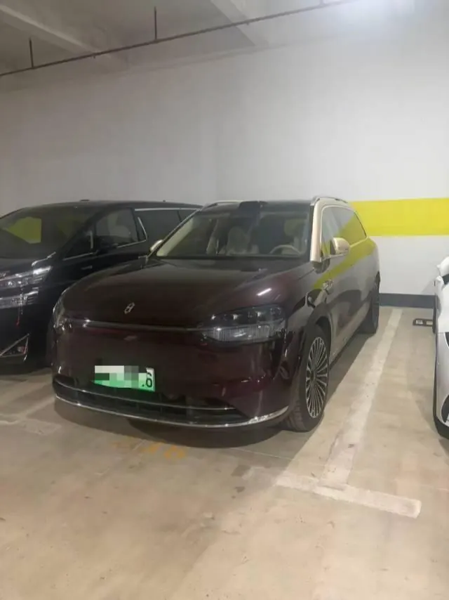 AITO 2025 AITO M9 extended range Ultra version 52kWh6 seat version automatic gear - View 1