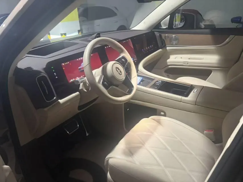 AITO 2025 AITO M9 extended range Ultra version 52kWh6 seat version automatic gear 5