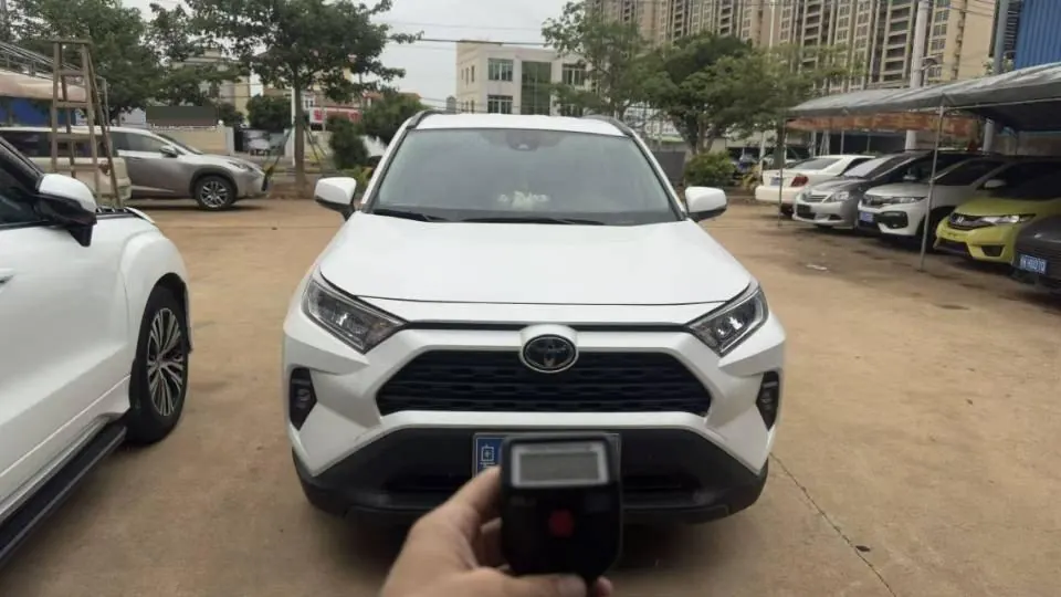 Toyota 2023 RAV4 Rongbo 2.0 Stepless Two-Drive City Edition Automatic Gear 2