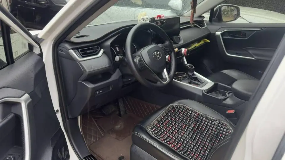 Toyota 2023 RAV4 Rongbo 2.0 Stepless Two-Drive City Edition Automatic Gear 4