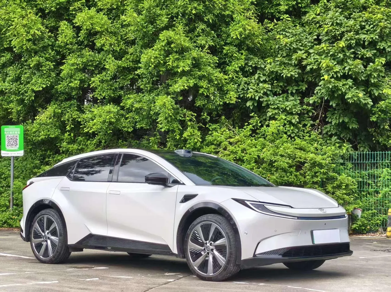 Toyota 2025 bZ 5 550 PRO Zhixing Edition Automatic Gear 2