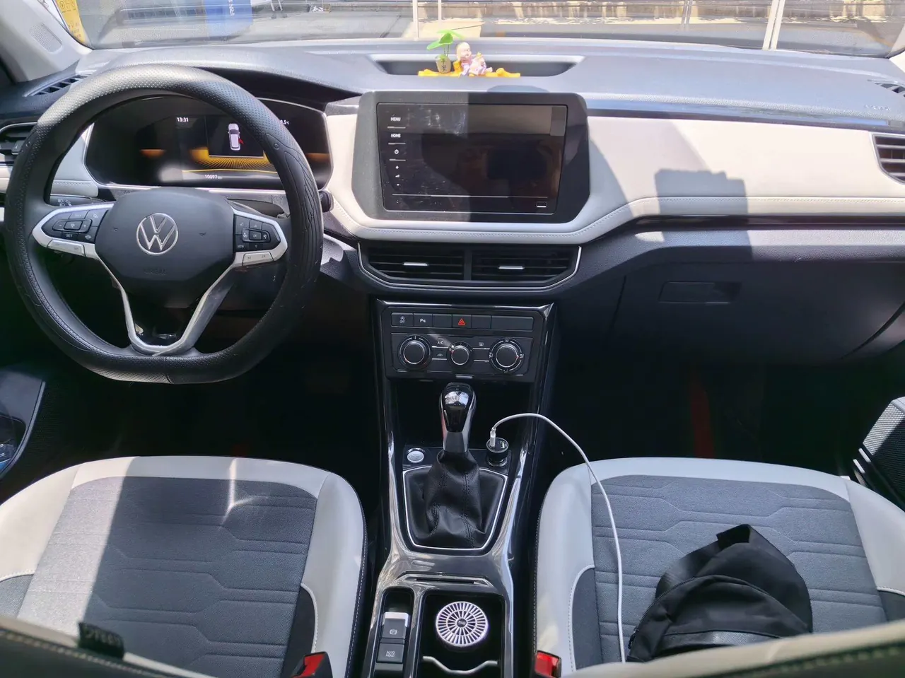 Volkswagen 2026 Tuyue Xinrui 1.5TSI 300TSI Sharp Edition Automatic Gear 4