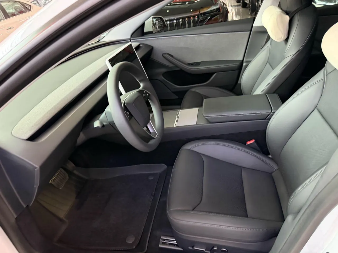 Tesla 2025 Model 3 Rear-Wheel-Drive Edition (facelift) Automatic Transmission 5