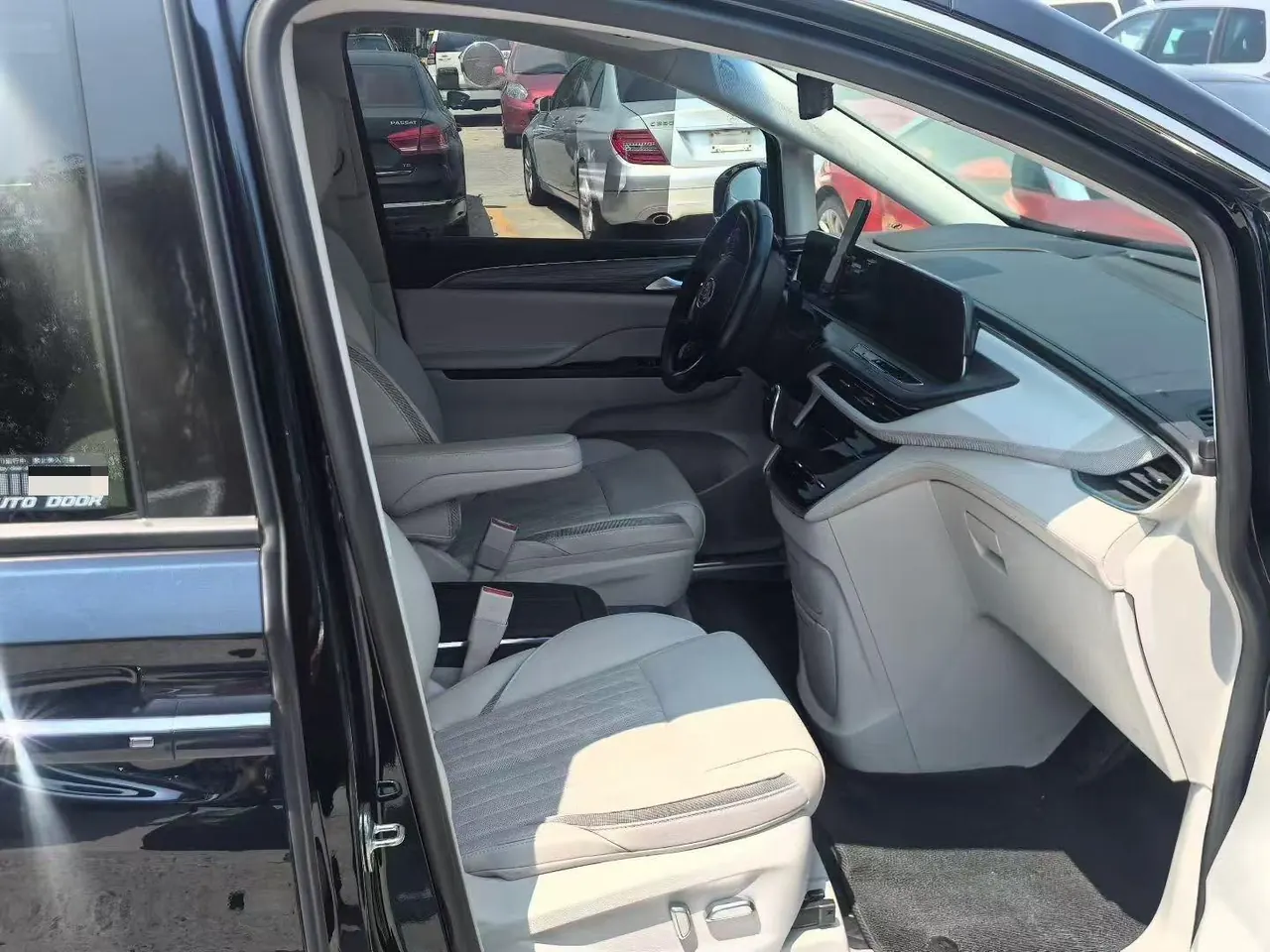Buick 2023 GL8 ES Lu Zun 48V 2.0T 653T Luxury Heyue Automatic Gear 2