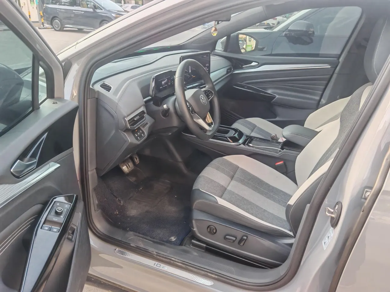Volkswagen 2024 ID. 4 CROZZ Pure Limited Edition Automatic Transmission 4