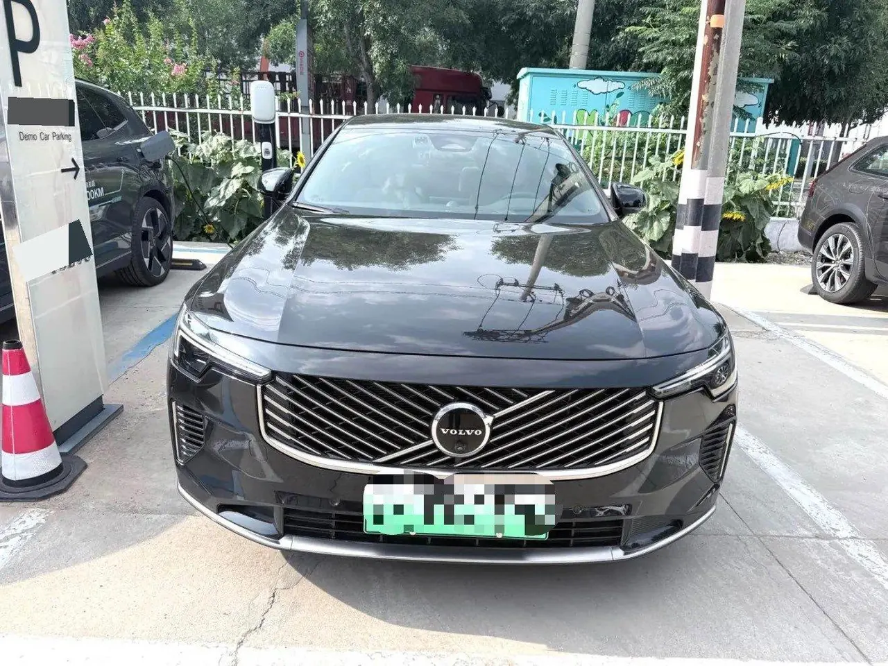 Volvo S90 New Energy 2026 Model S90 PHEV 2.0T T8 All-Wheel Drive Long-Range Intelligent Luxury Automatic 2