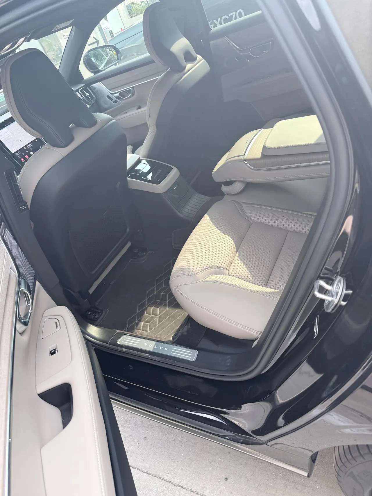 Volvo S90 New Energy 2026 Model S90 PHEV 2.0T T8 All-Wheel Drive Long-Range Intelligent Luxury Automatic 6