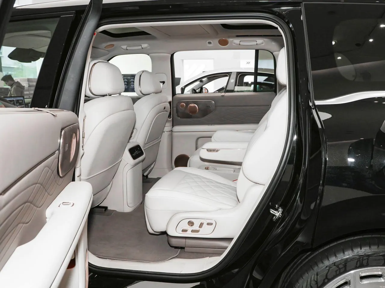 IM 2026 IM LS9 52 Ultra Automatic 6