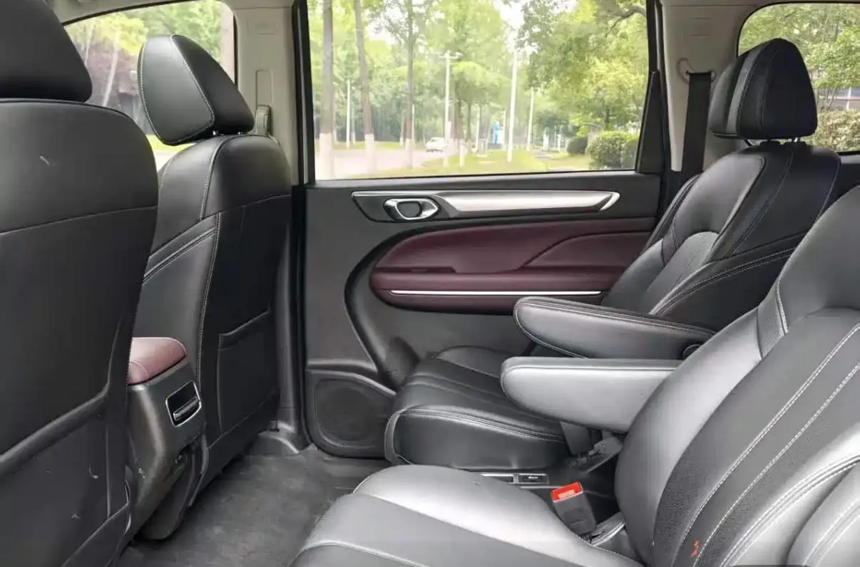 Chuanqi 2021 M6 1.5T 270T Deluxe Edition 7-seat Automatic Gear 5