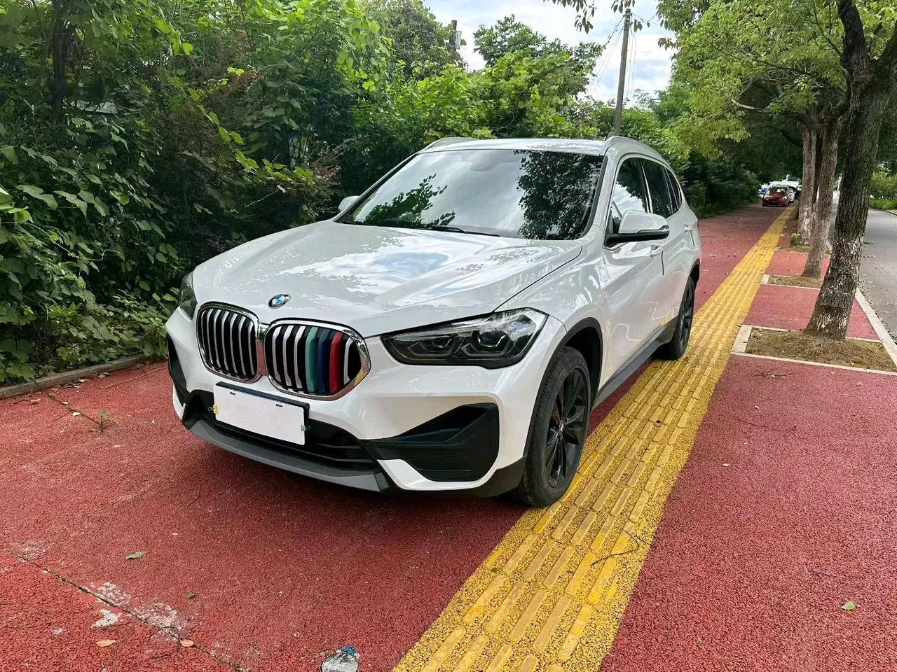 BMW 2020 X1 sDrive20Li 1.5T fashion automatic gear - View 1