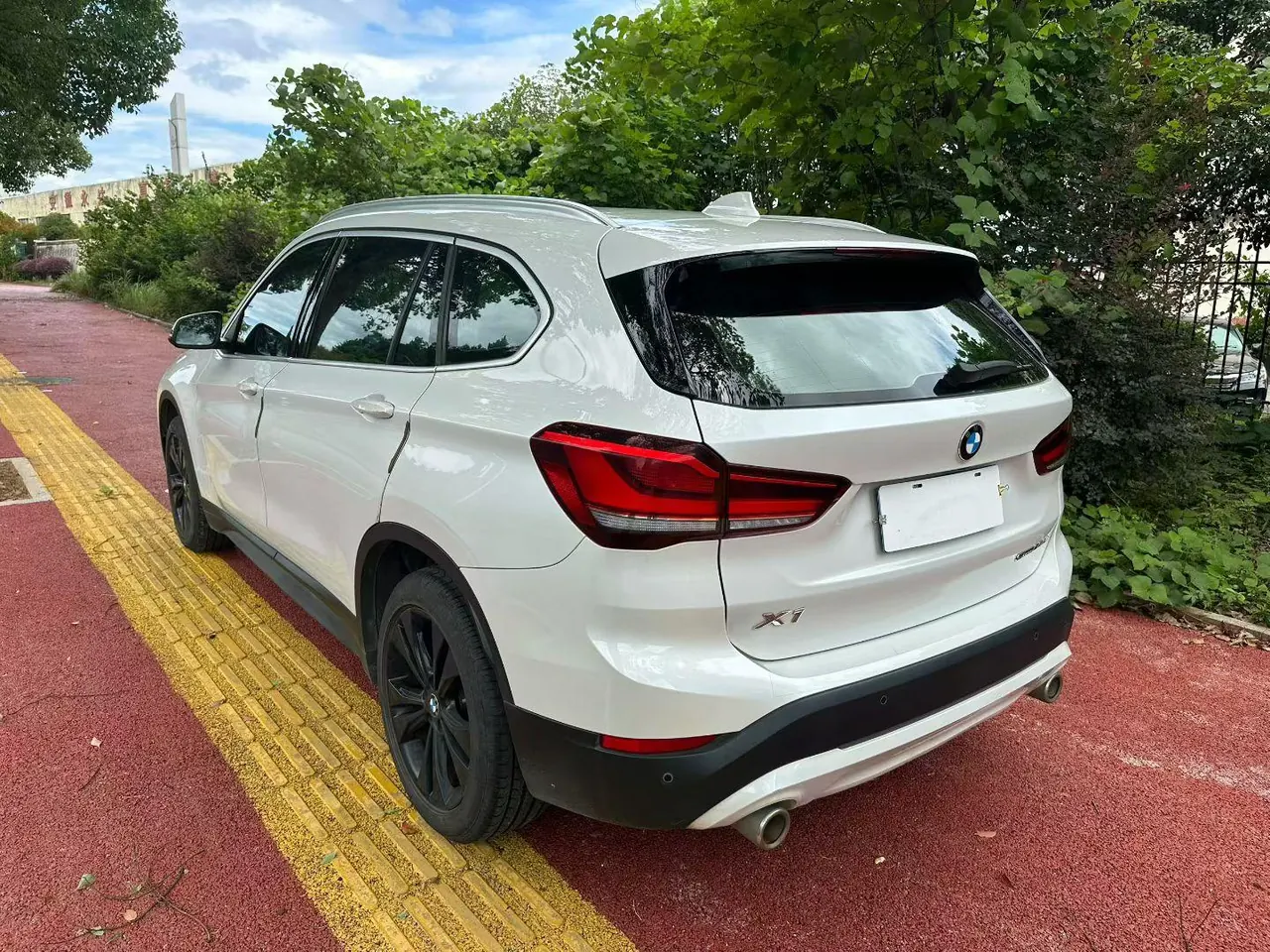 BMW 2020 X1 sDrive20Li 1.5T fashion automatic gear 3
