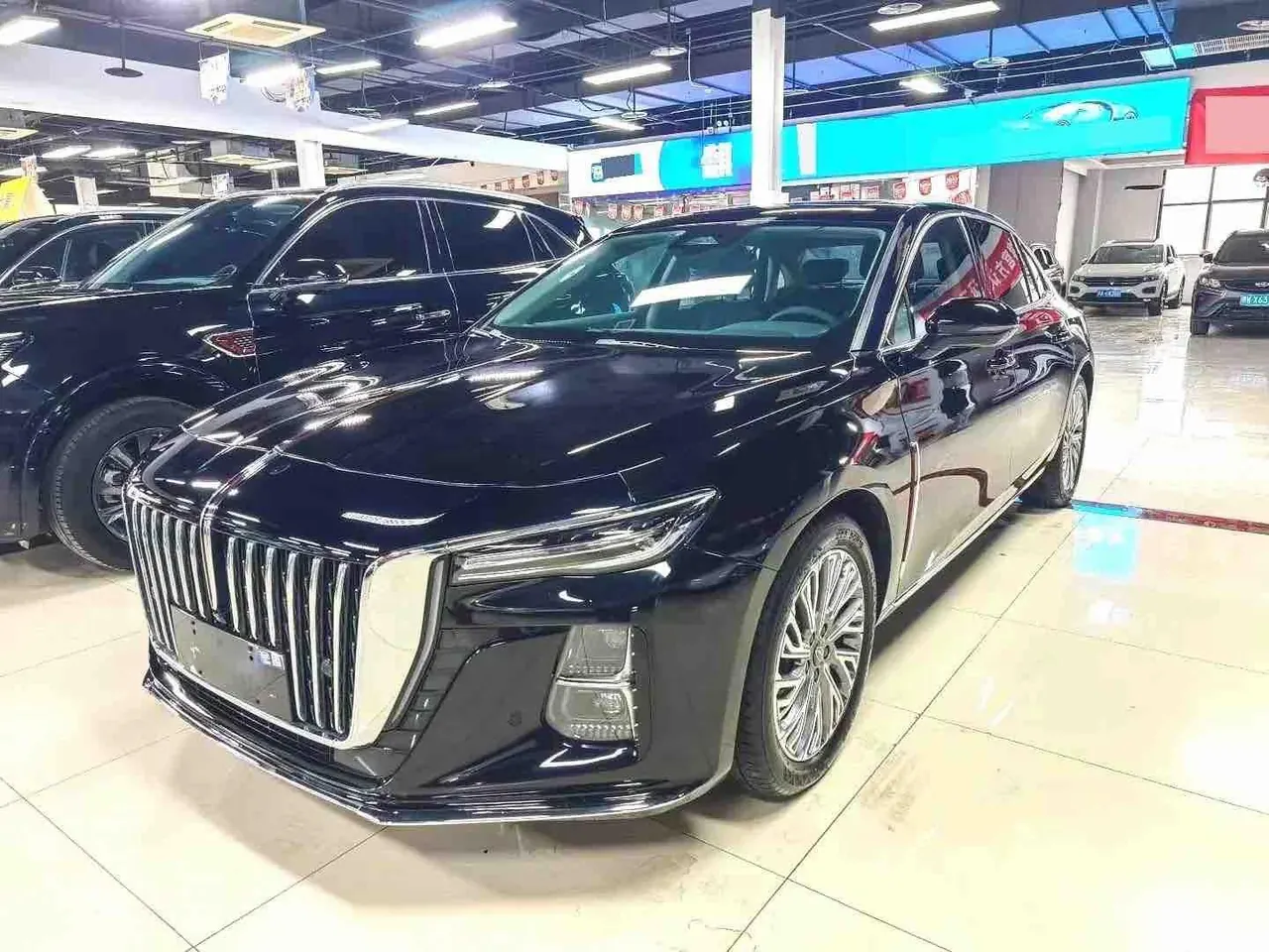 HongQi 2025 H5 2.0T Flag Chang 500000 Commemorative Automatic Gear - View 1