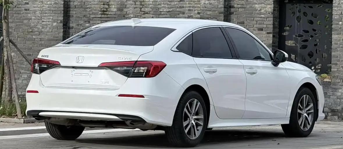 Honda 2023 Civic 1.5T CVT 240TURBO Sporty Edition Automatic 5