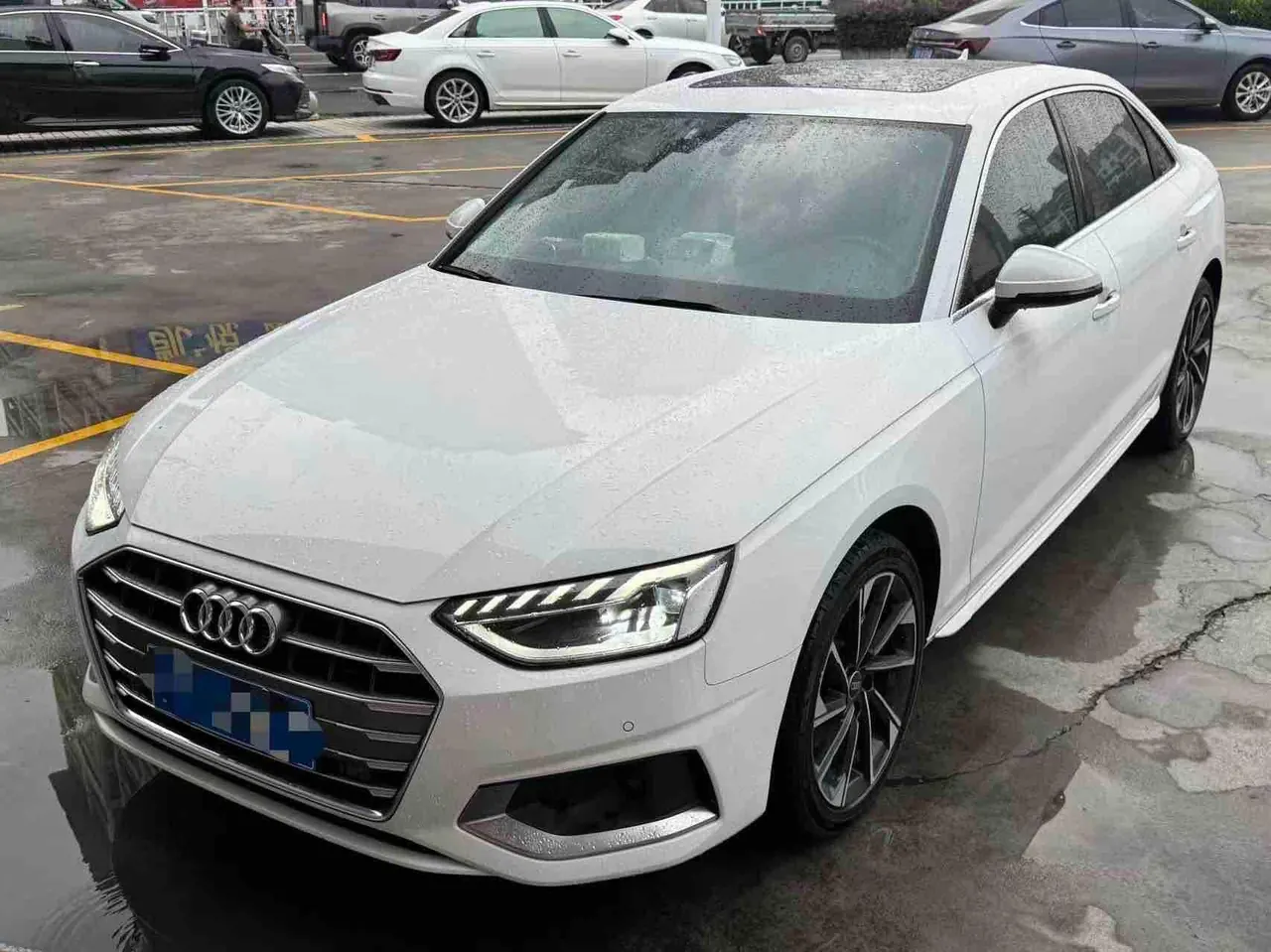 Open image lightbox: Audi 2022 A4L 2.0TFSI 40TFSI Fashion Elegant Automatic