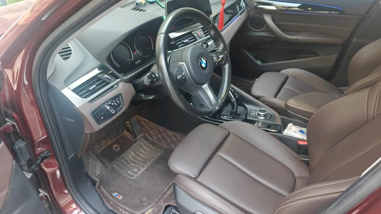 BMW 2020 X1 sDrive20Li 1.5T exclusive automatic gear 5