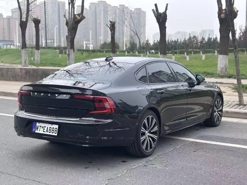 Volvo 2022 S90 48V 2.0T B5 Zhiyuan Deluxe Edition Automatic Gear 7