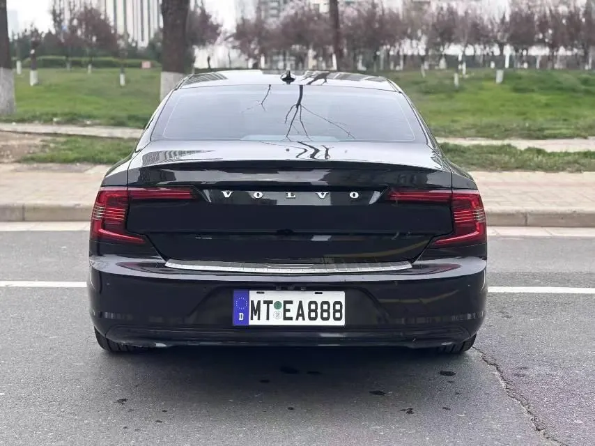 Volvo 2022 S90 48V 2.0T B5 Zhiyuan Deluxe Edition Automatic Gear 8