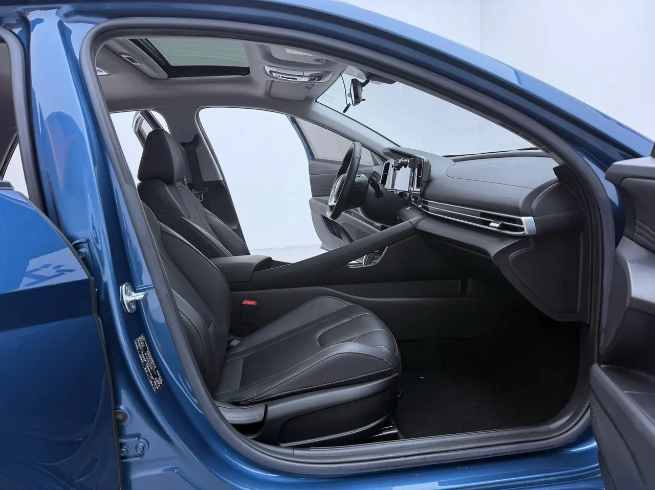 Hyundai 2021 Elantra -3-compartment 1.5 stepless LUX premium automatic gear 13