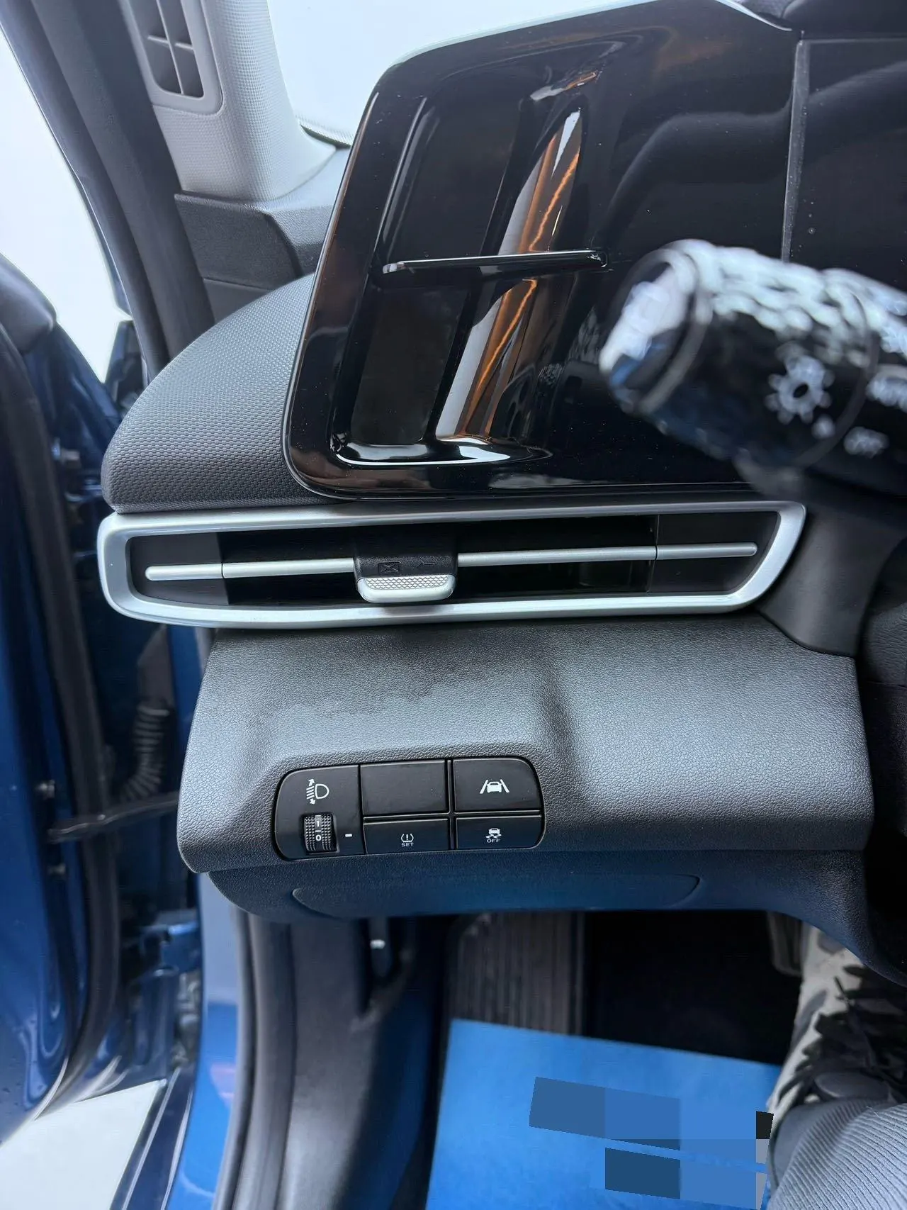 Hyundai 2021 Elantra -3-compartment 1.5 stepless LUX premium automatic gear 8