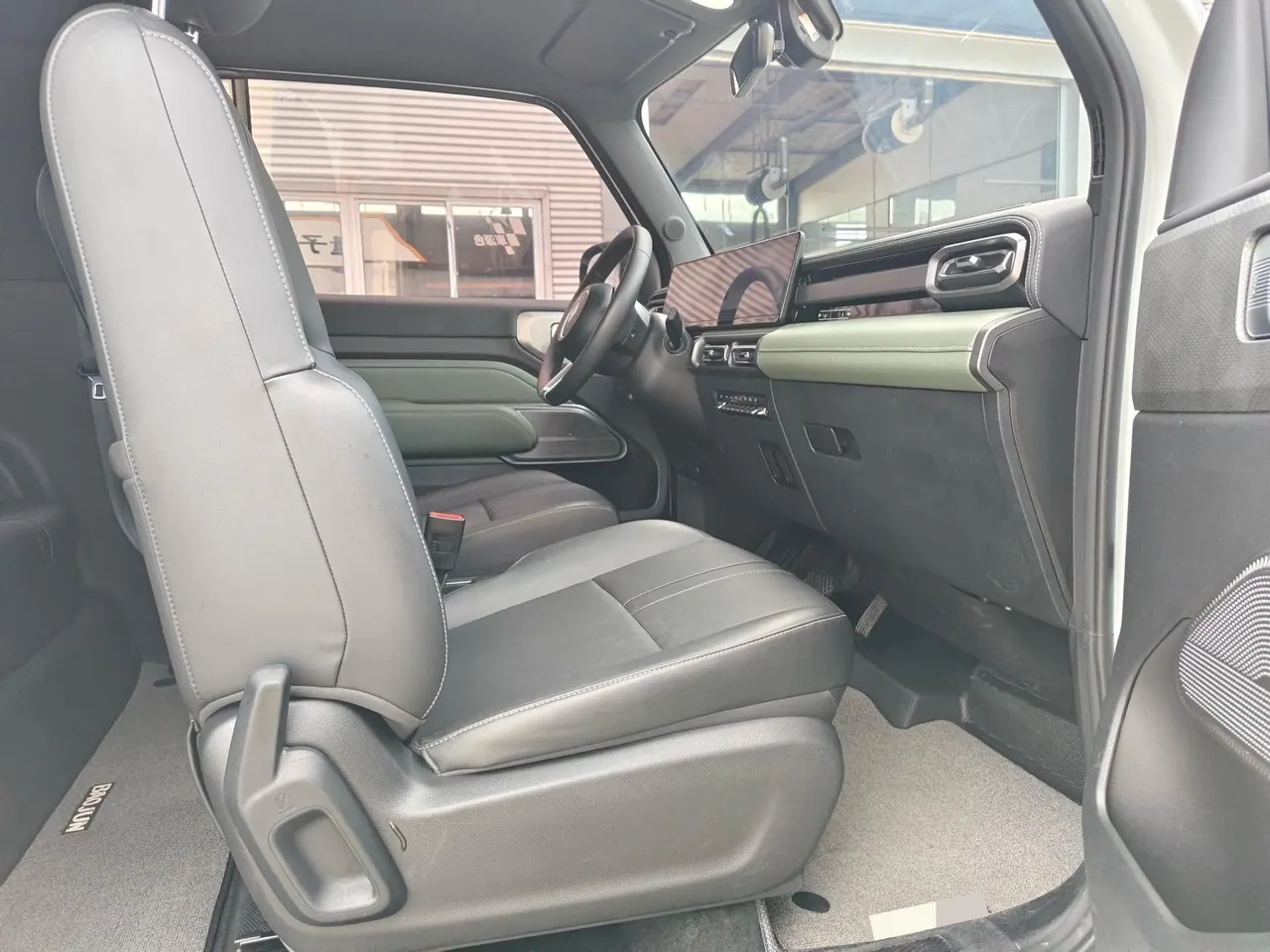 BaoJun 2023 Yue also flagship automatic gear 3