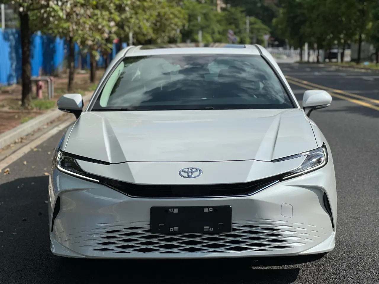 Toyota 2026 Camry Dual Engine 2.0HGVP Stepless Deluxe Automatic Gear 2