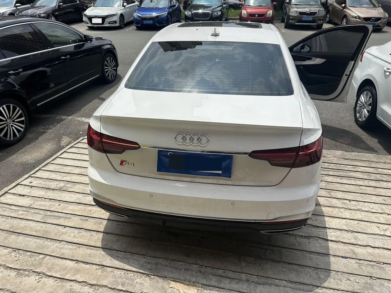 Audi 2020 A4L 2.0TFSI 40TFSI Fashion Dynamic Automatic 8
