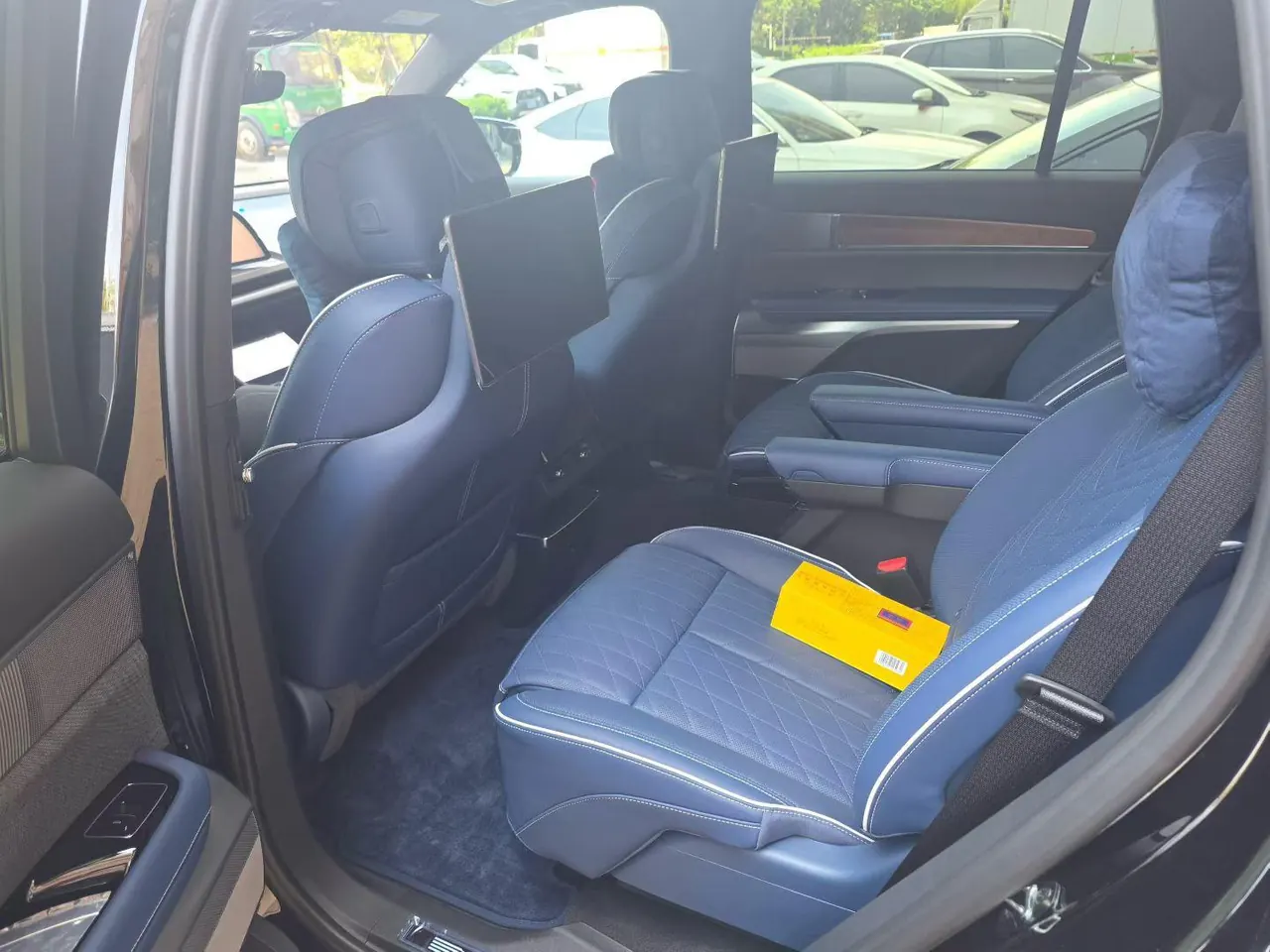 Cadillac 2026 Kayvid high-performance four-wheel drive Ultra automatic transmission 3