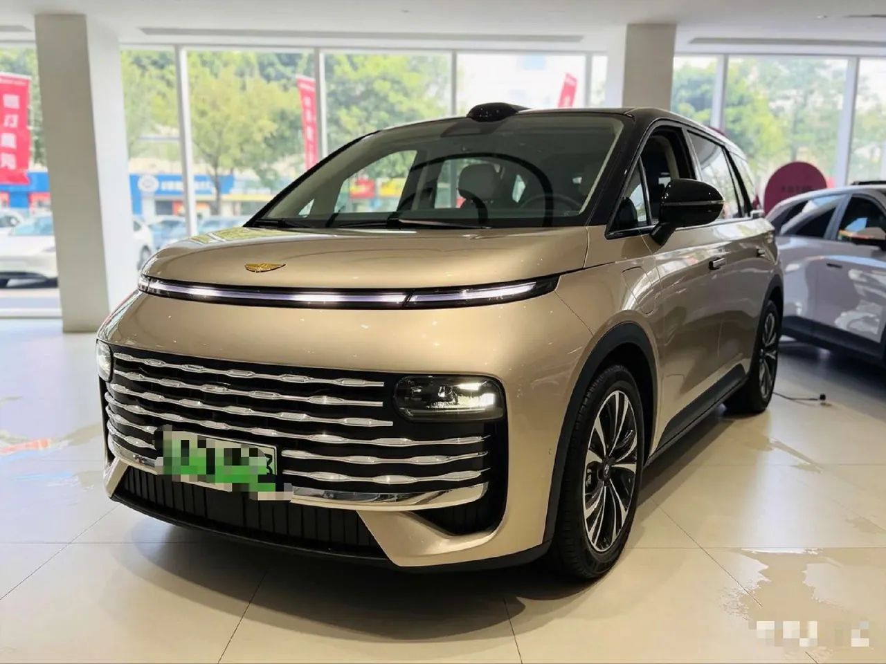 Open image lightbox: Geely Galaxy 2026 V900 1220 Four-wheel Drive Max Edition Automatic Gear