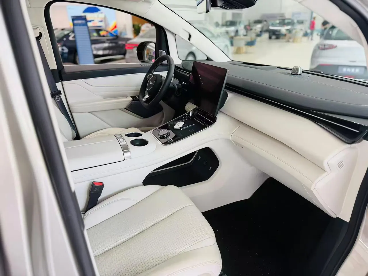 Geely Galaxy 2026 V900 1220 Four-wheel Drive Max Edition Automatic Gear 3