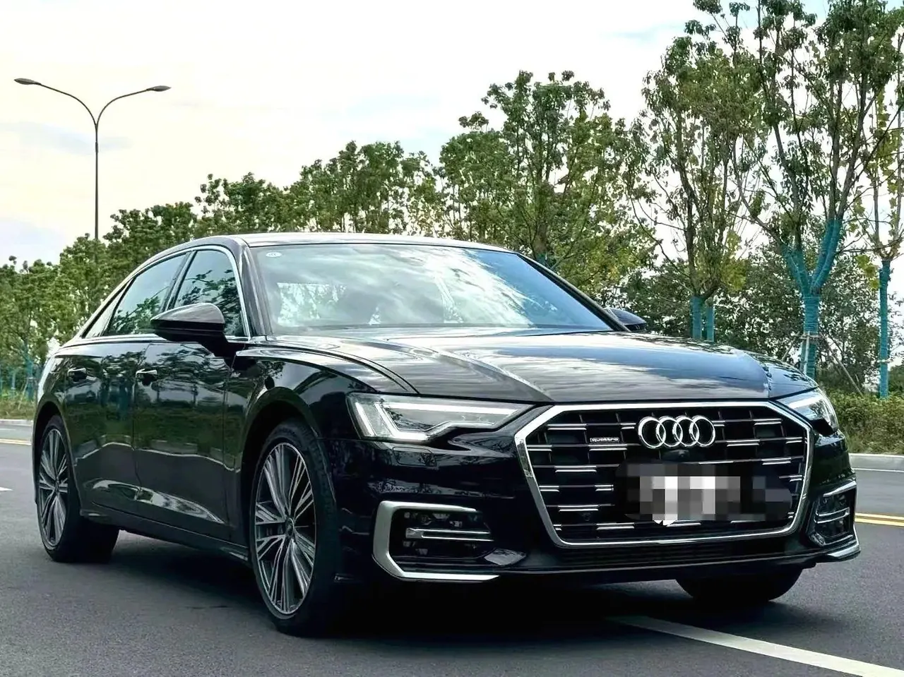 Audi 2025 A6L 2.0TFSI 45TFSI Quattro Selected Dynamic Automatic 3