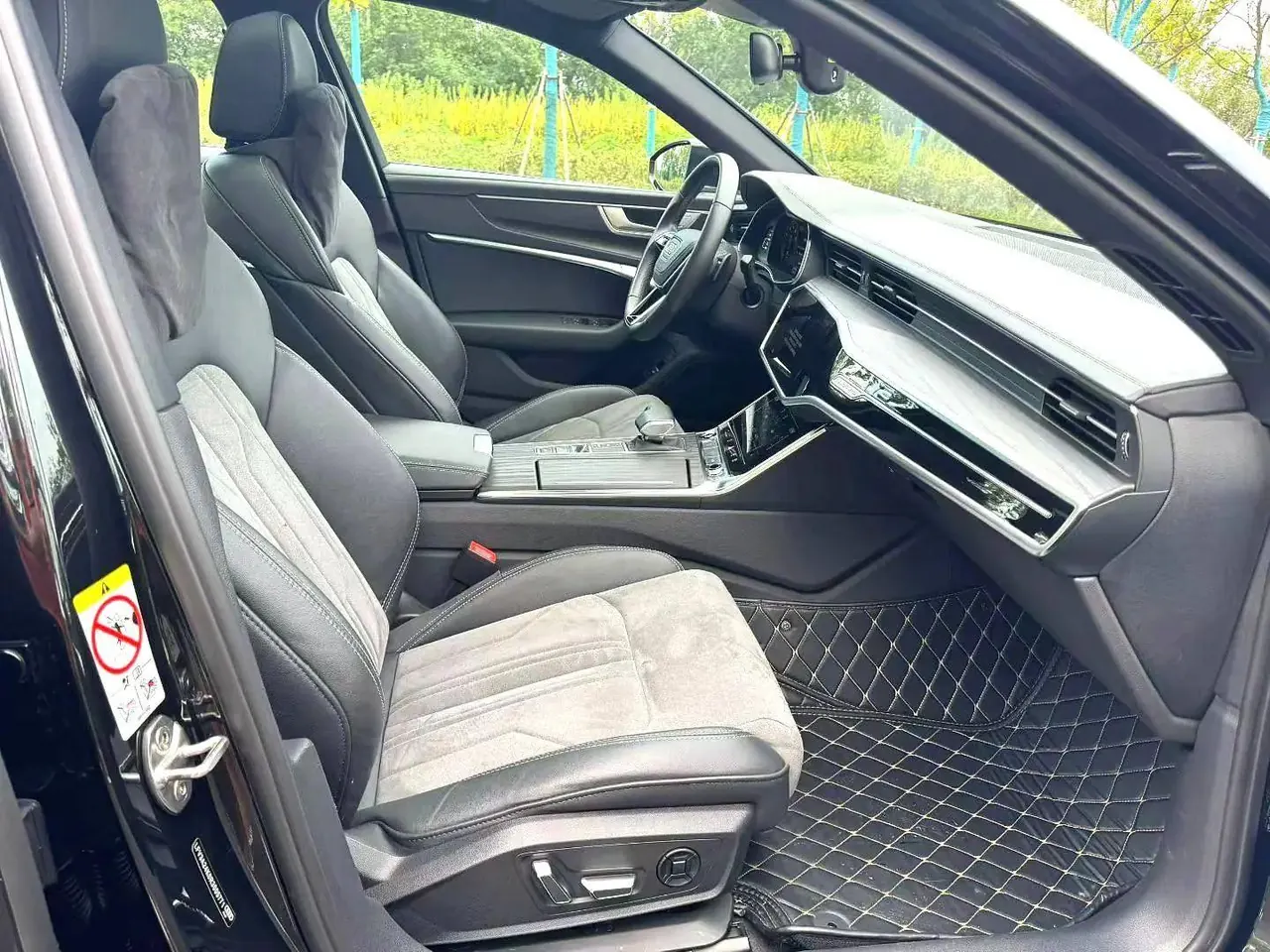 Audi 2025 A6L 2.0TFSI 45TFSI Quattro Selected Dynamic Automatic 5