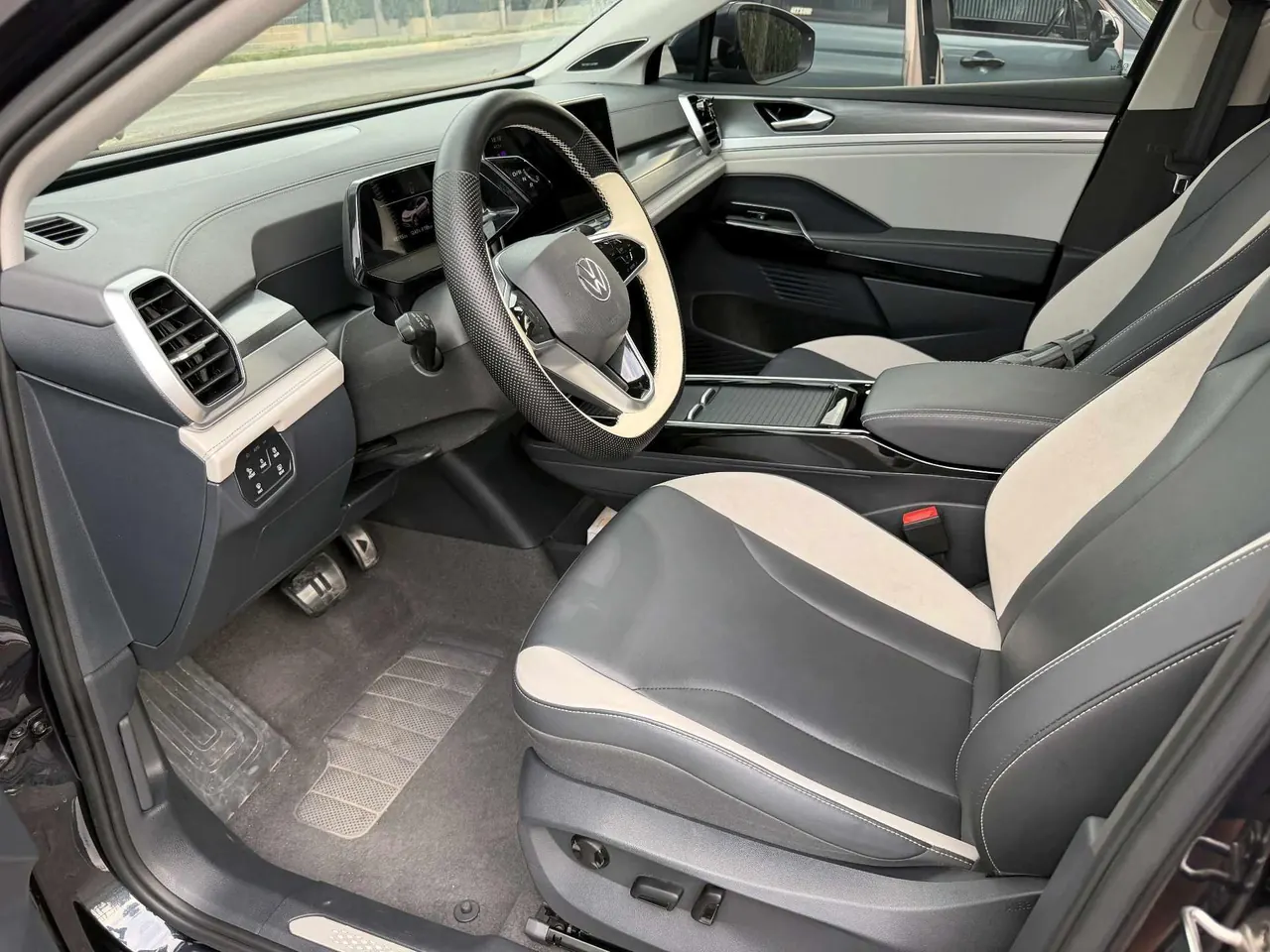 Volkswagen 2021 ID. 6 CROZZ Long Endurance PURE Edition Automatic Transmission 4