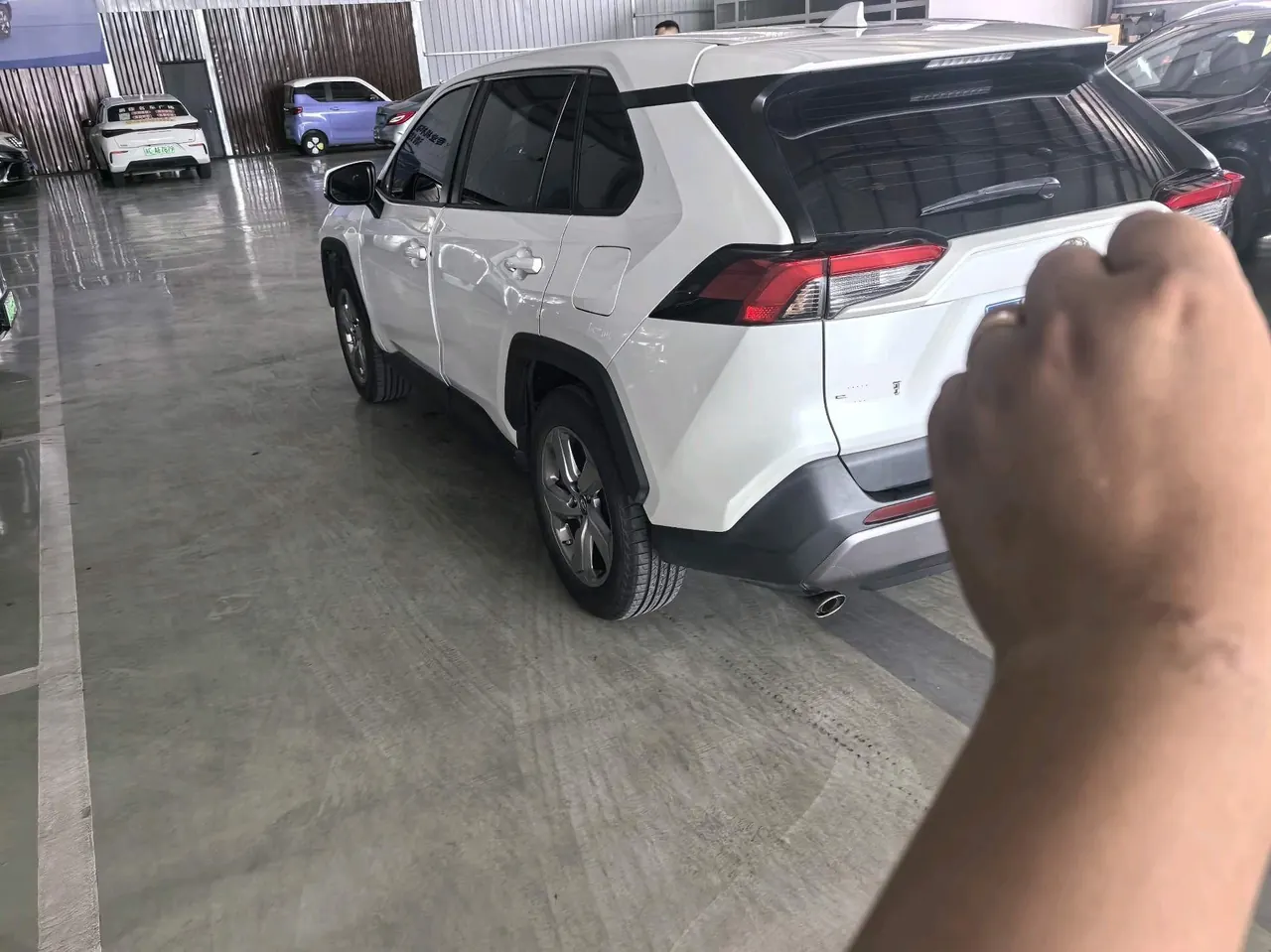 Toyota 2021 RAV4 Rongbo 2.0 Stepless Two-Drive Fashion Edition Automatic Gear 9