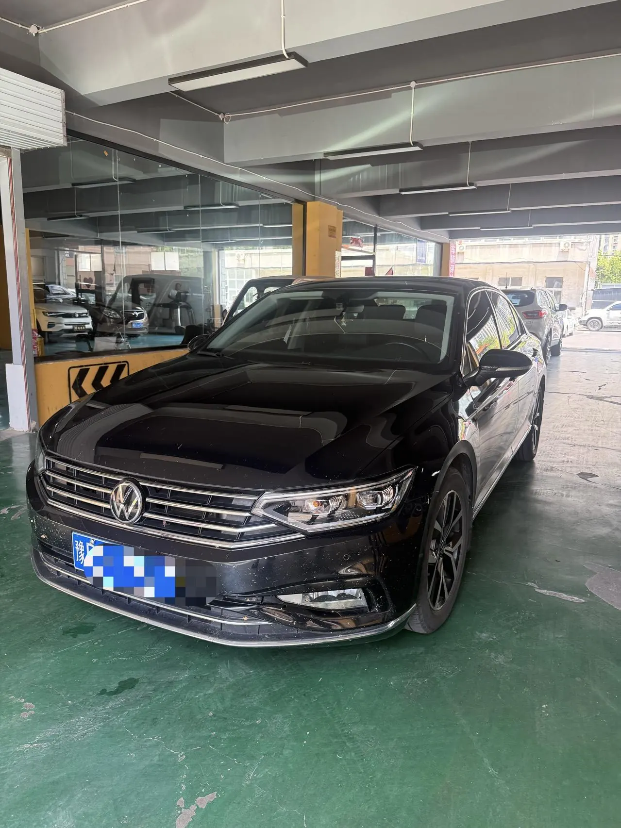 Volkswagen 2020 Magotan 2.0TSI 330TSI Leading Automatic - View 1