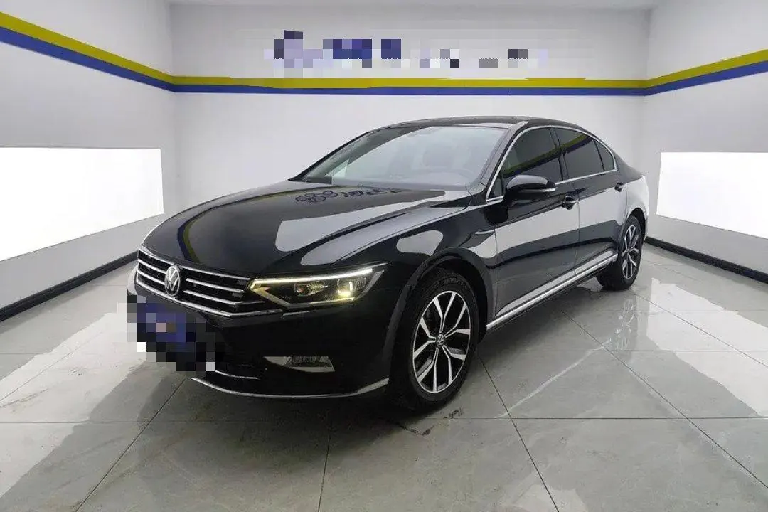 Volkswagen 2020 Magotan 2.0TSI 330TSI Leading Automatic - View 1