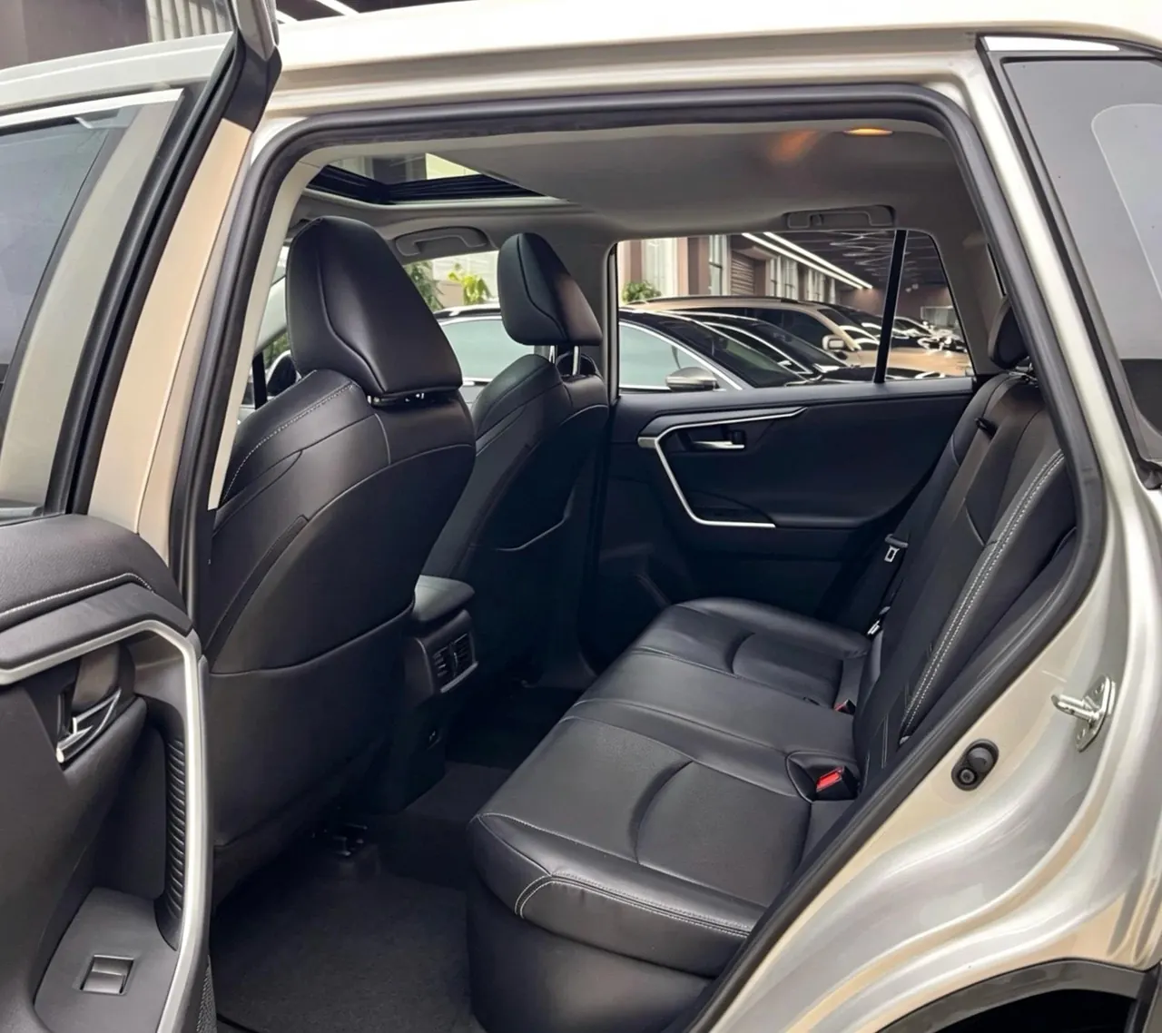 Toyota 2022 Willanda 2.0 Stepless Two-Drive Luxury PLUS Edition Automatic Gear 5