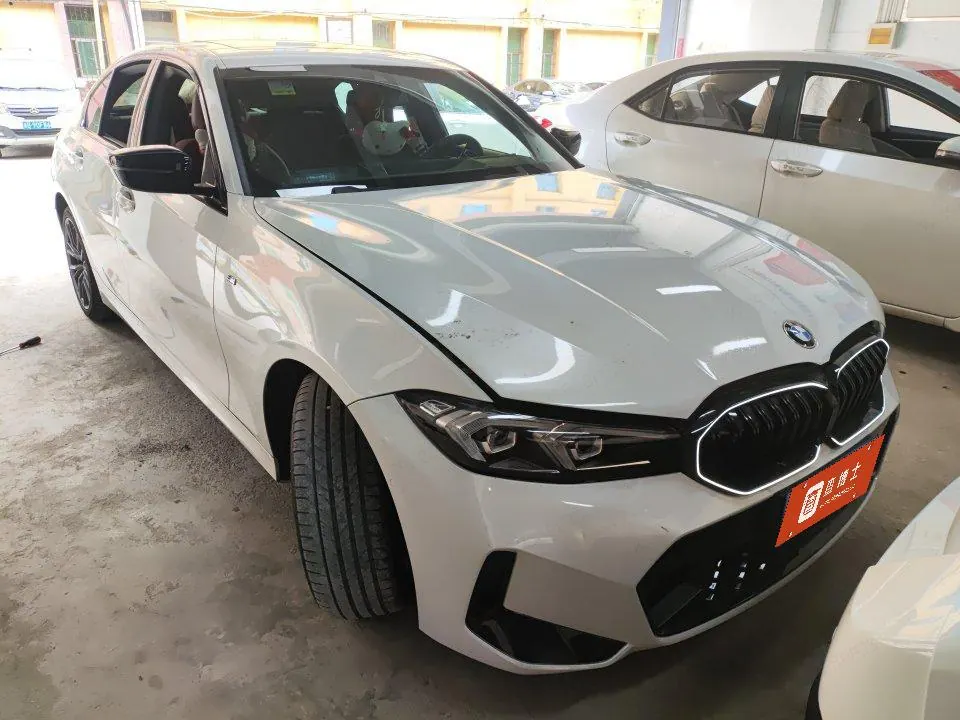 BMW 3 Series 2024 325i 2.0T M Sports Obsidian Night Suit Automatic Gear 2