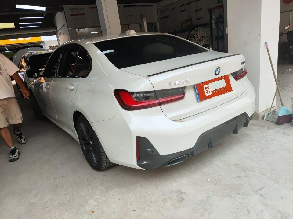 BMW 3 Series 2024 325i 2.0T M Sports Obsidian Night Suit Automatic Gear 8