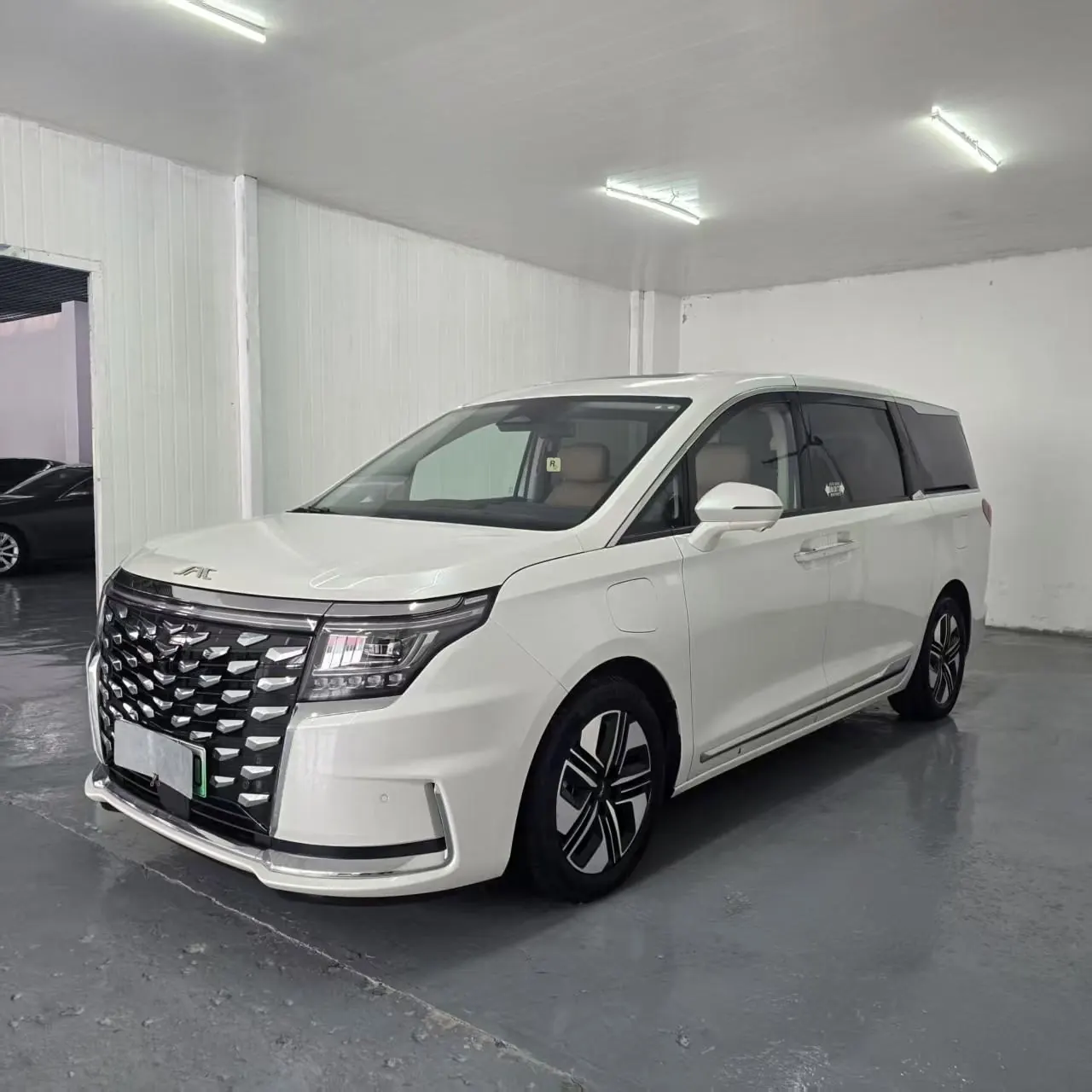 Open image lightbox: JAC 2024 Ruifeng RF8 PHEV 1.5T 150KM Smart Leaf Flagship Automatic Gear