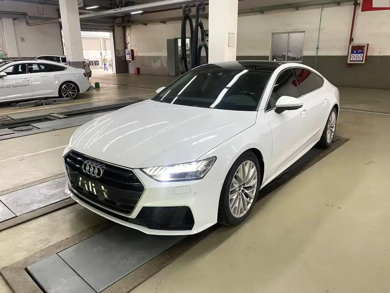 Открыть галерею: Audi A7 (Imported) 2020 A7 Sportback 2.0TFSI 45TFSI Automatic Gear Selection
