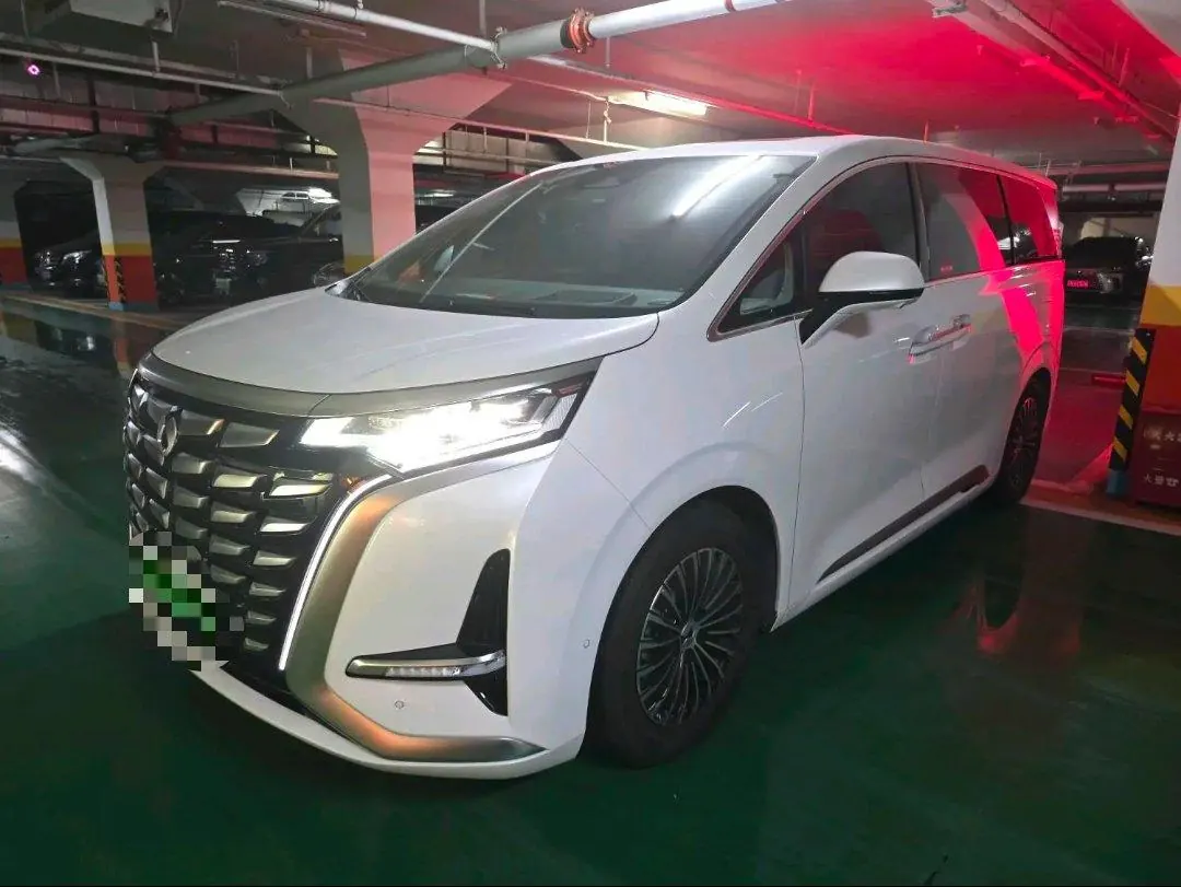 Open image lightbox: Denza 2022 Denza D9 DM-i 1.5T stepless 970 four-wheel drive flagship automatic gear